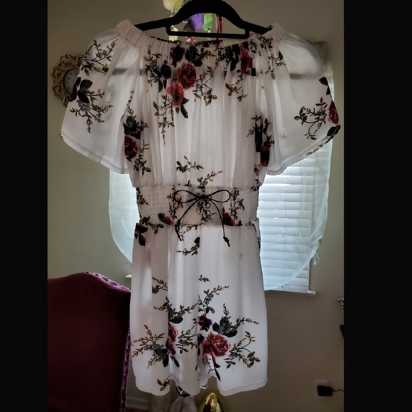 Romper - Picture 2 of 7